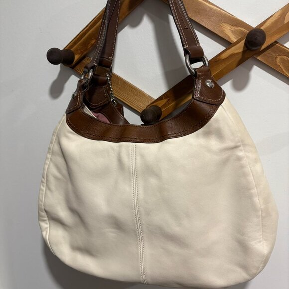 COACH SOHO- LYNN HOBO BAG - Picture 3 of 7